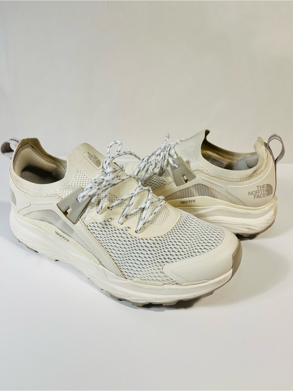 The North Face Women's VECTIV Hypnum Hiking Shoes Gardenia White Tin Grey Sz 11